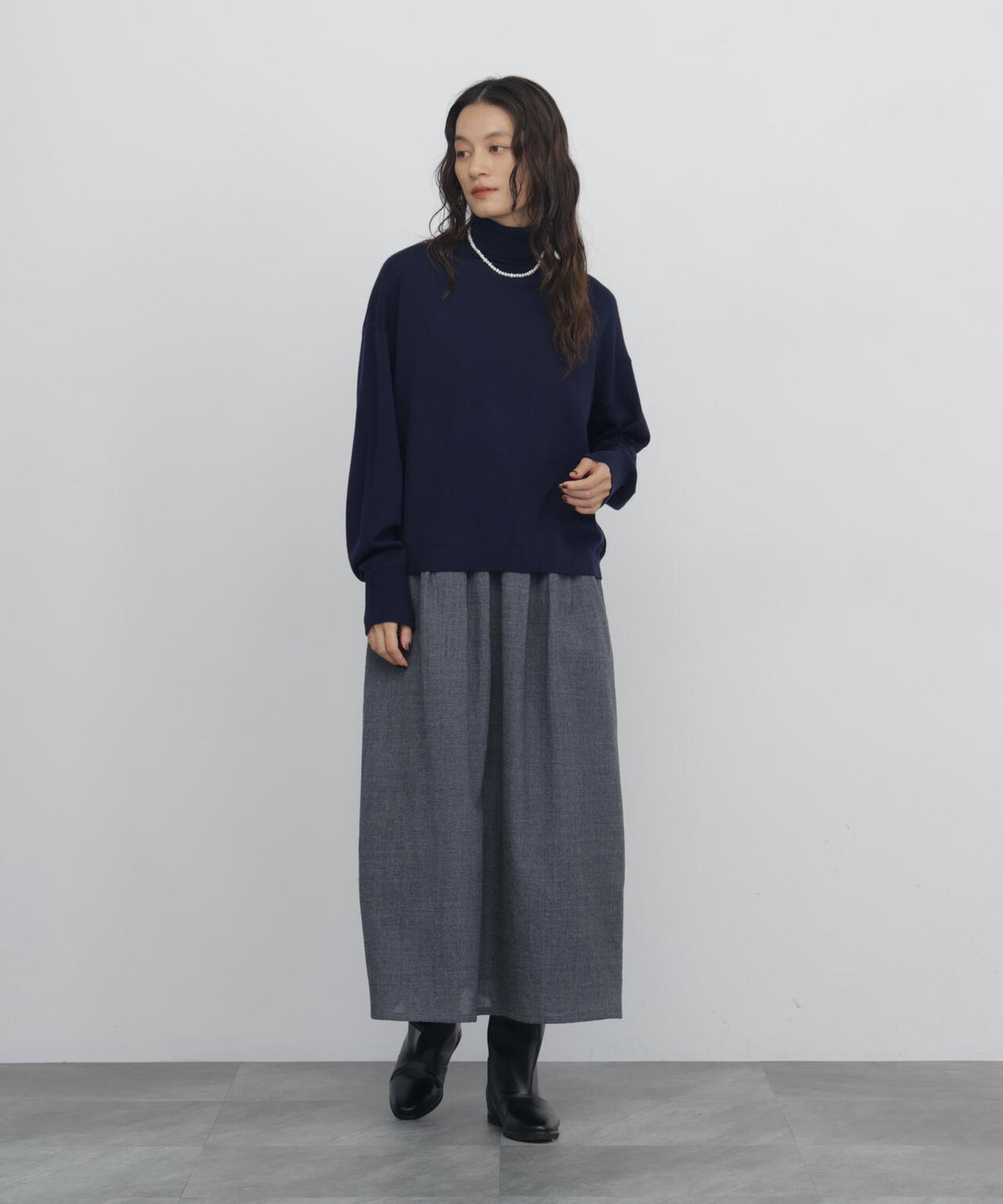 165cm/B:77cm/W:57cm/H:79cm 着用サイズ：M
