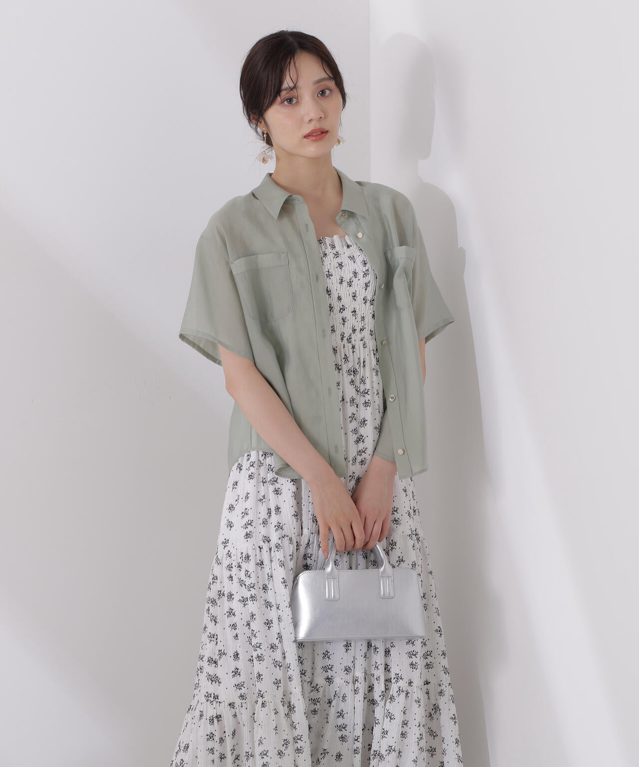 タイ付きシアー半袖シャツ