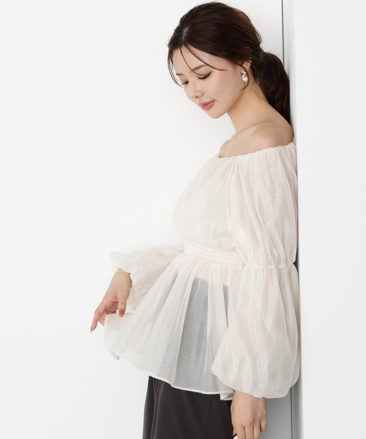 【松川星さん着用】＜ウォッシャブル＞バルーンスリーブオフショルブラウス【ピンク：WEB・一部店舗限定】