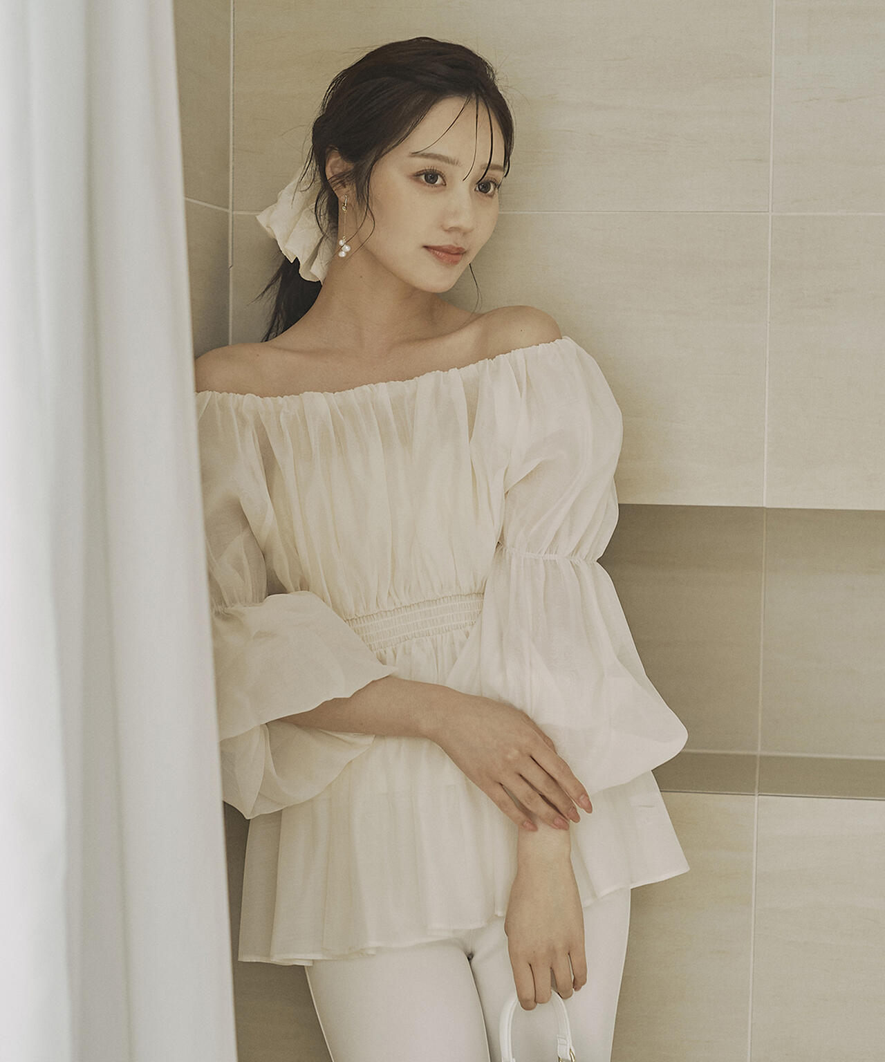 【松川星さん着用】＜ウォッシャブル＞バルーンスリーブオフショルブラウス【ピンク：WEB・一部店舗限定】