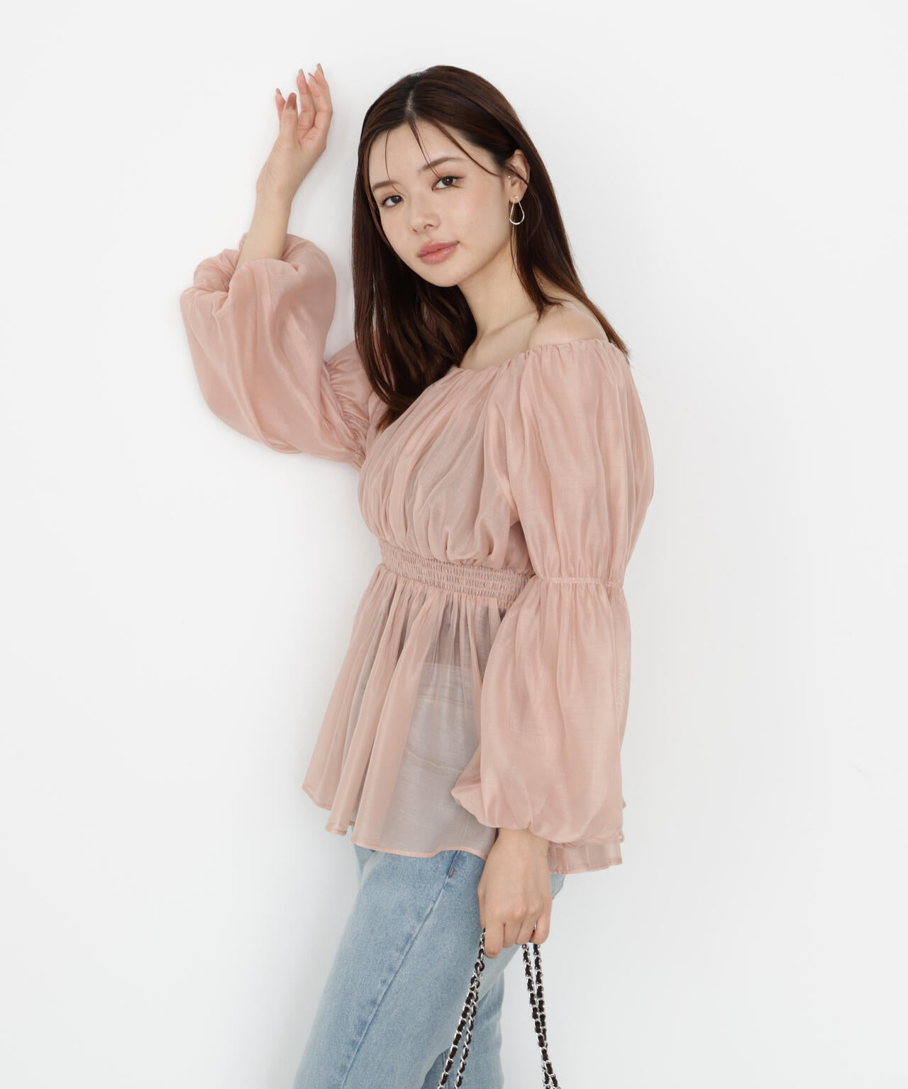 【松川星さん着用】＜ウォッシャブル＞バルーンスリーブオフショルブラウス【ピンク：WEB・一部店舗限定】