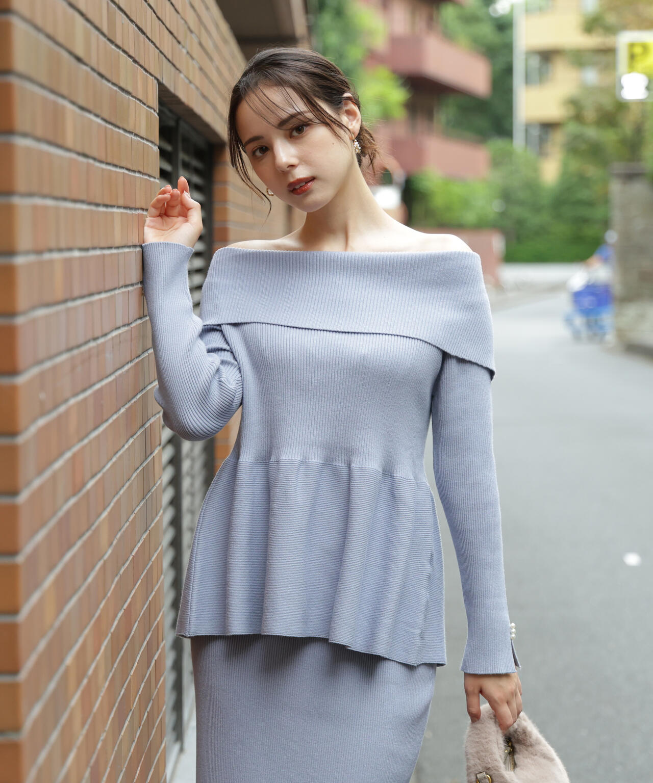 【加藤栞さん着用】オフショルペプラムニットセット