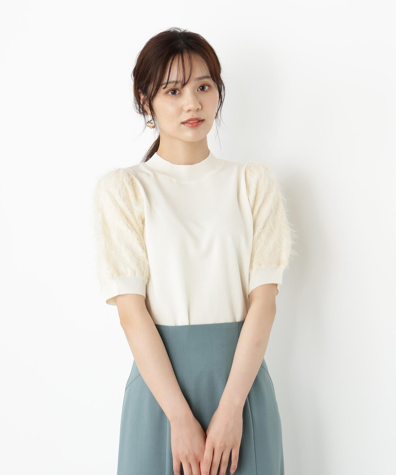 レースドッキングスリーブニット【ベージュ：official site限定】