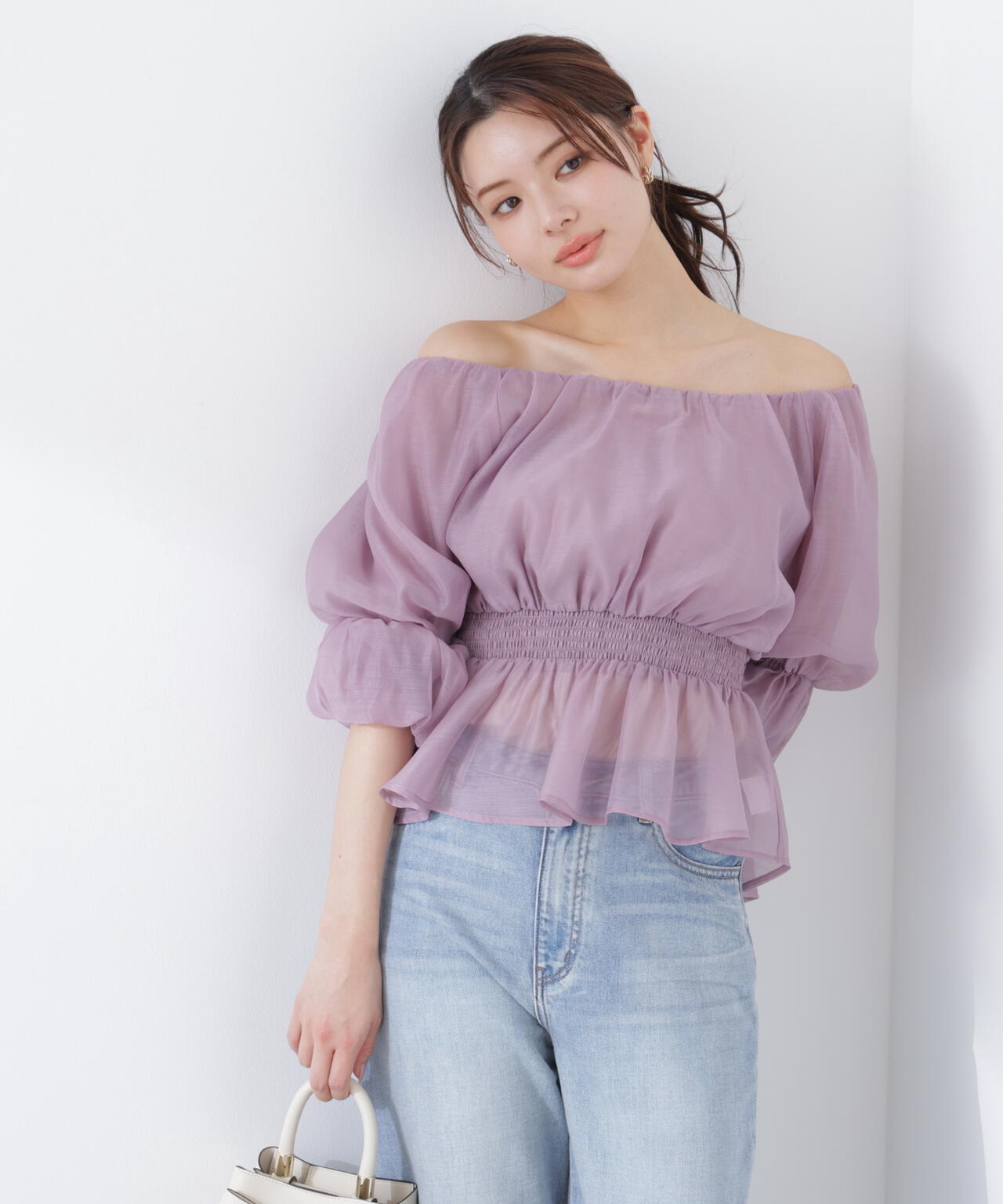 ＜加藤栞さん着用＞2wayオフショルフィッシュテールブラウス