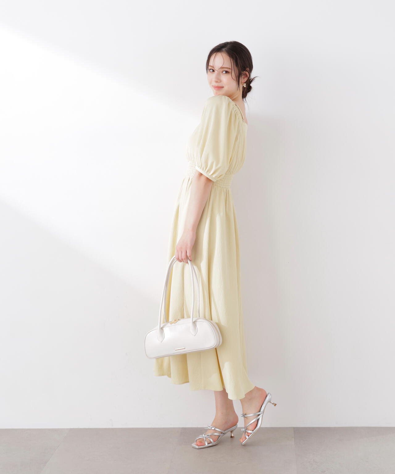 ＜加藤栞さん着用＞2wayパフスリーブワンピース