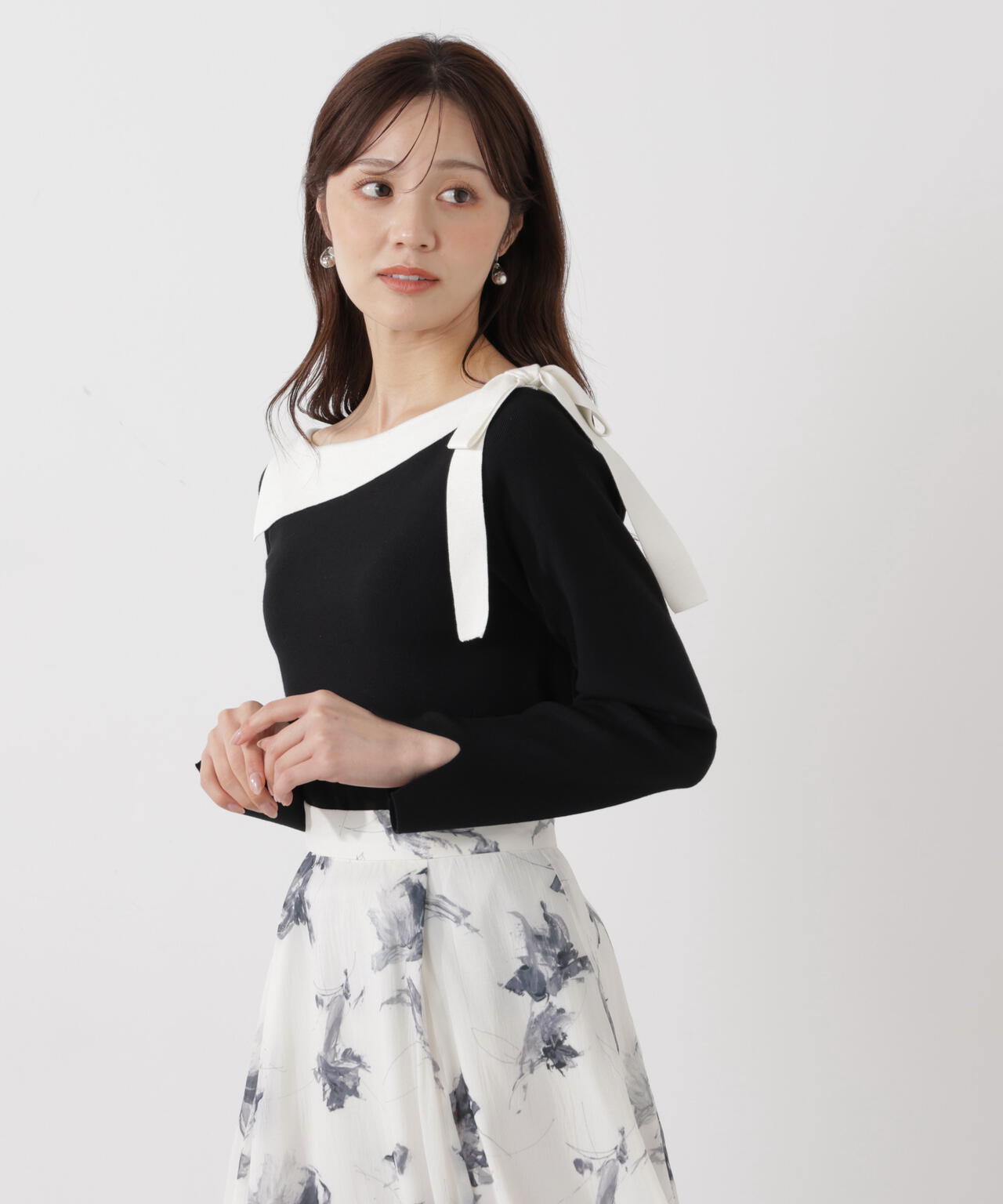 ＜ウォッシャブル/UV＞サイドリボン総針ニット【ブルー：official site・有楽町マルイ限定】