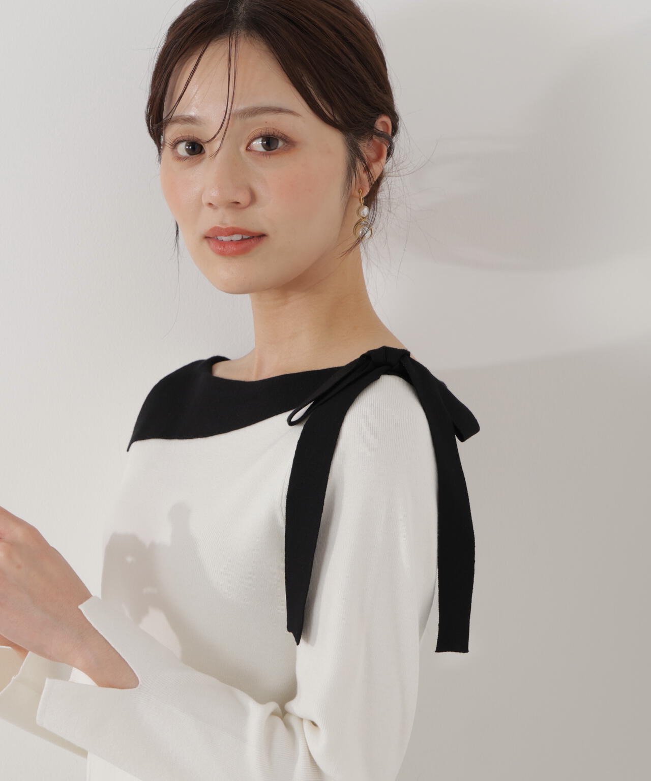 ＜ウォッシャブル/UV＞サイドリボン総針ニット【ブルー：official site・有楽町マルイ限定】