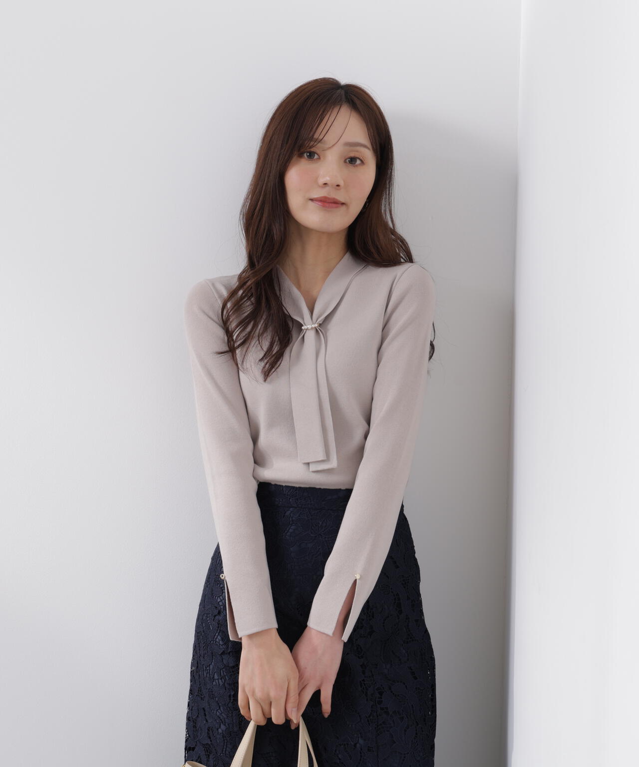 パールリングボウタイニット【グレー：official site・ZOZOTOWN・一部店舗限定】