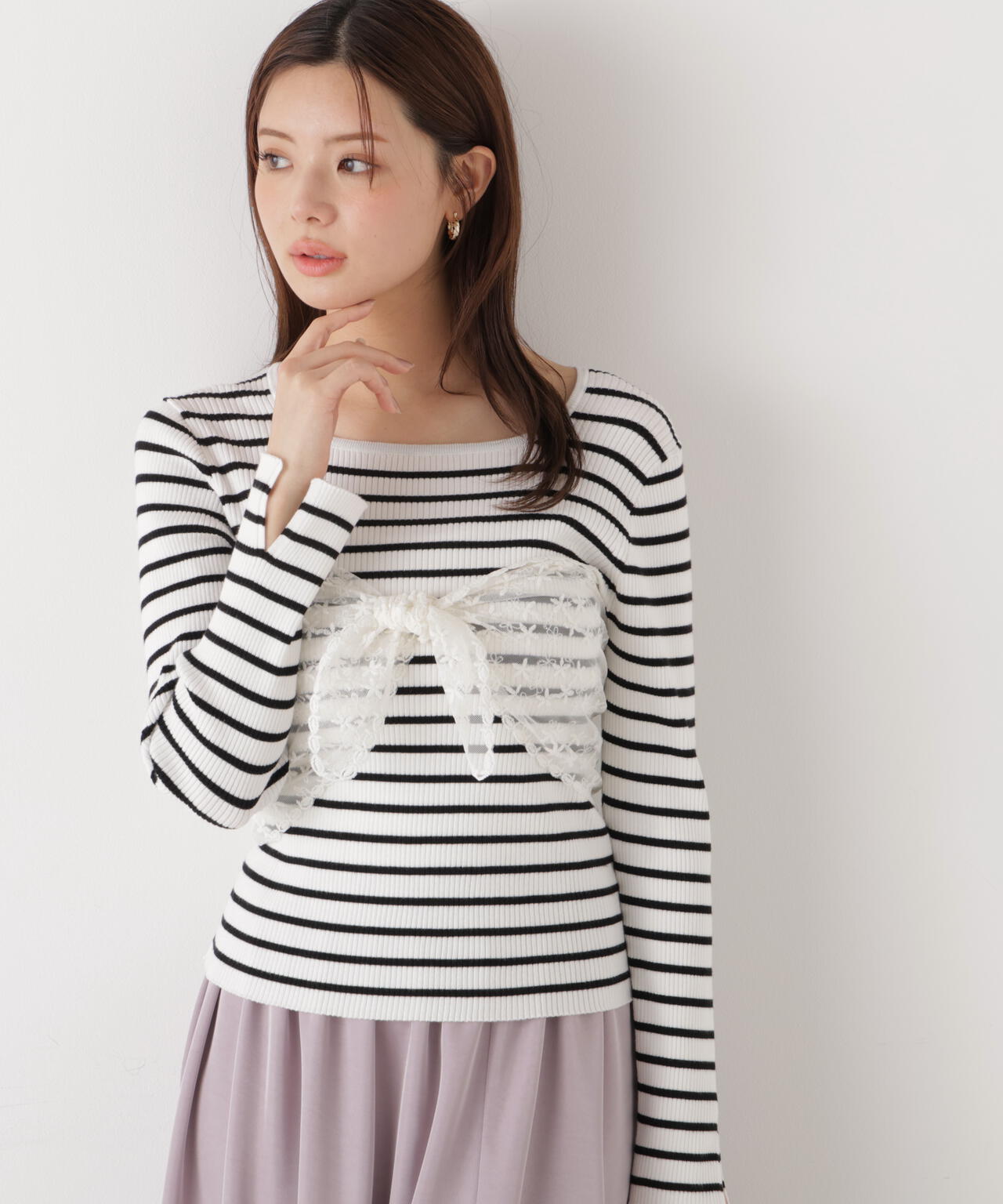 《EDIT COLOGNE》レーススカーフ付きリブニット【ホワイト×ブラックボーダー：official site・ZOZO・一部店舗限定】