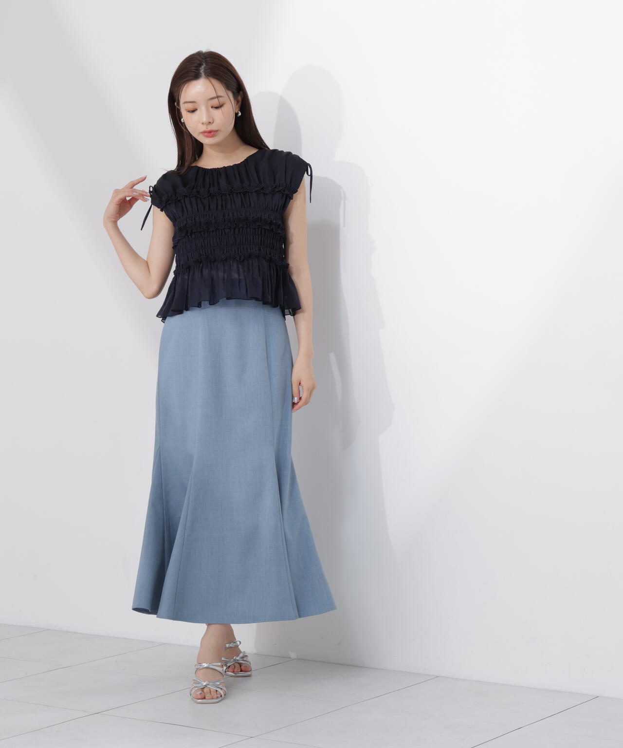 ＜青島心さん着用＞〈a/mie〉シャーリングフリルブラウス