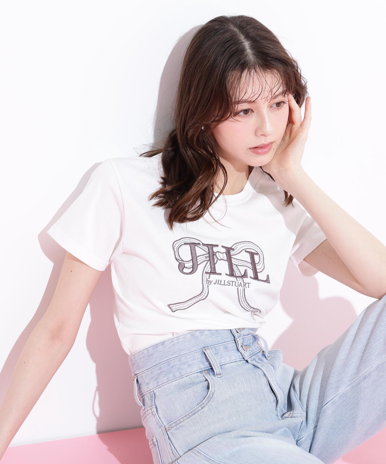 ビッグリボンロゴ刺繍Tシャツ