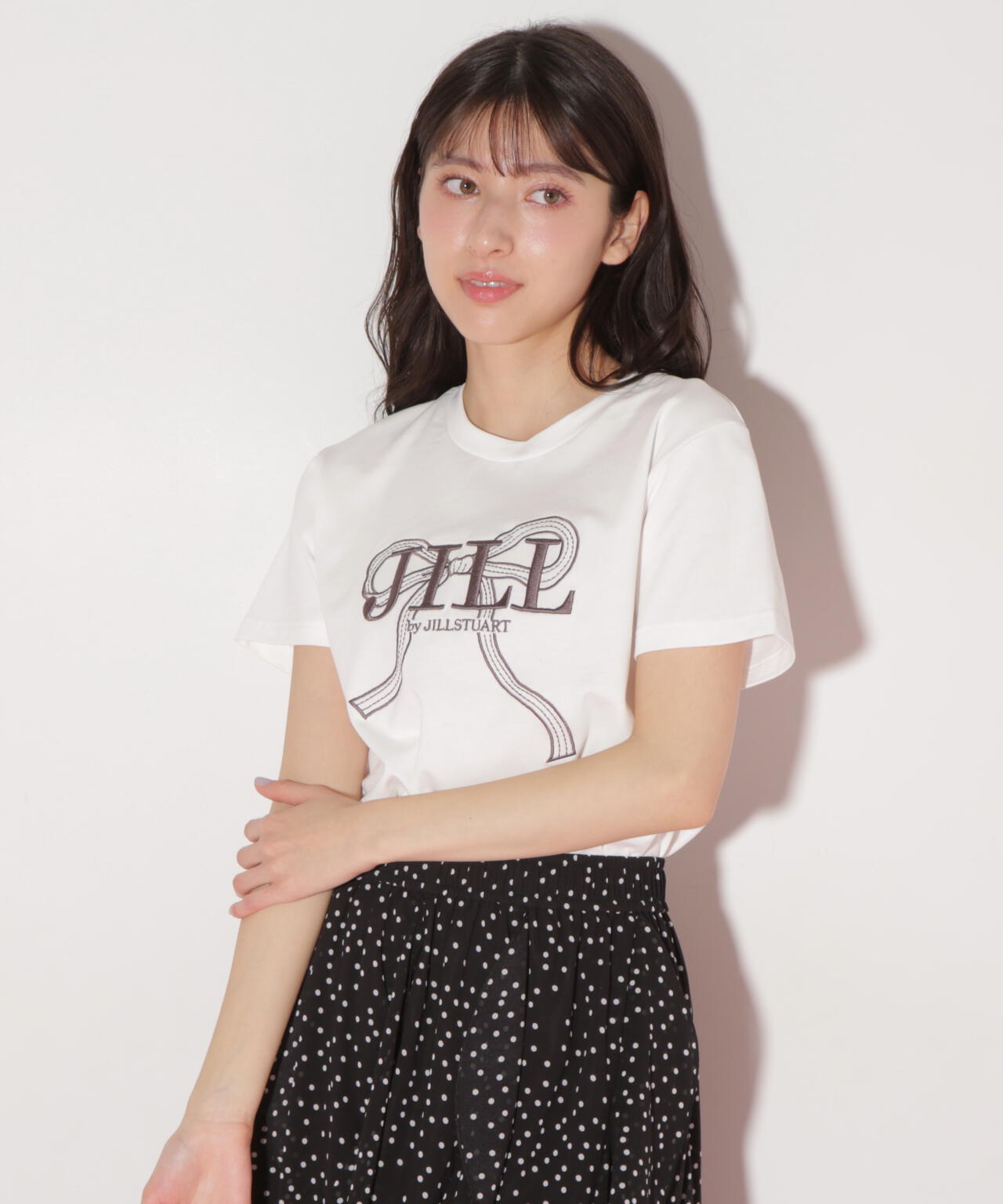 ビッグリボンロゴ刺繍Tシャツ