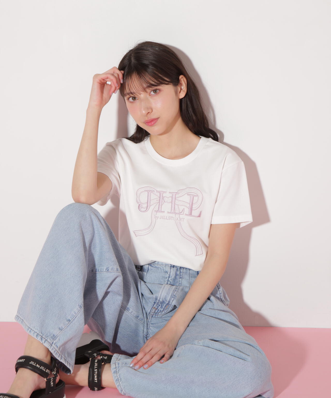 ビッグリボンロゴ刺繍Tシャツ
