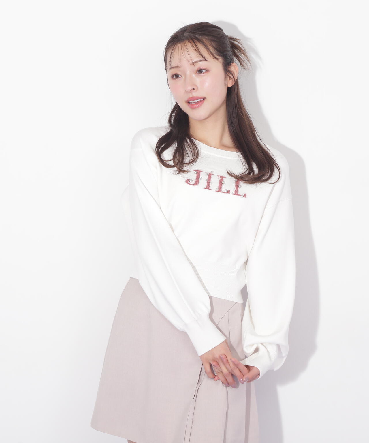 ファンシーヤーンビジューロゴニット