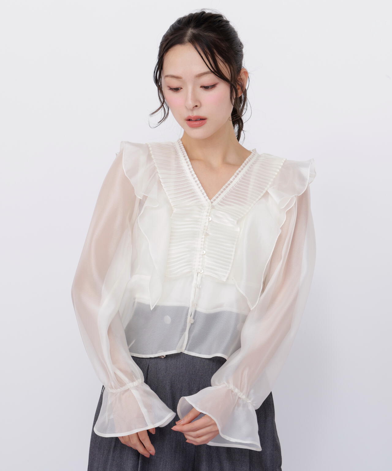プリーツフリルブラウス