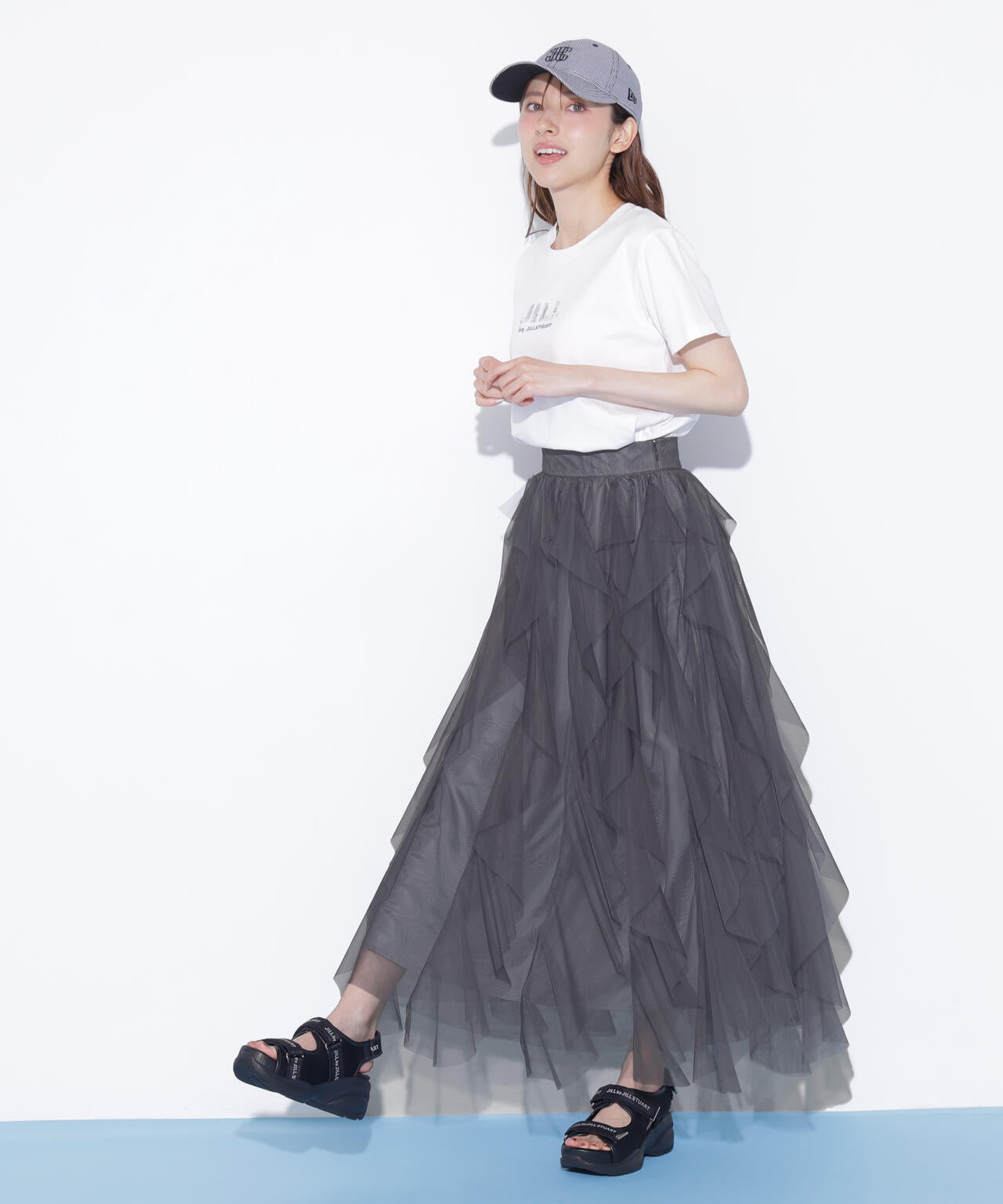 縦ラッフルチュールスカート