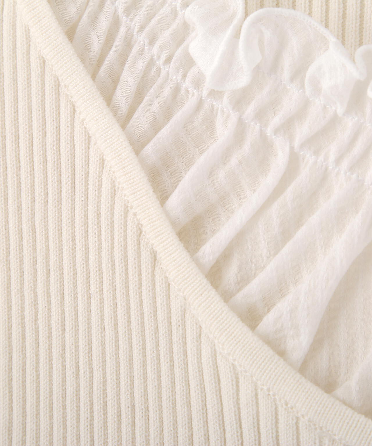 フリルギャザーニット