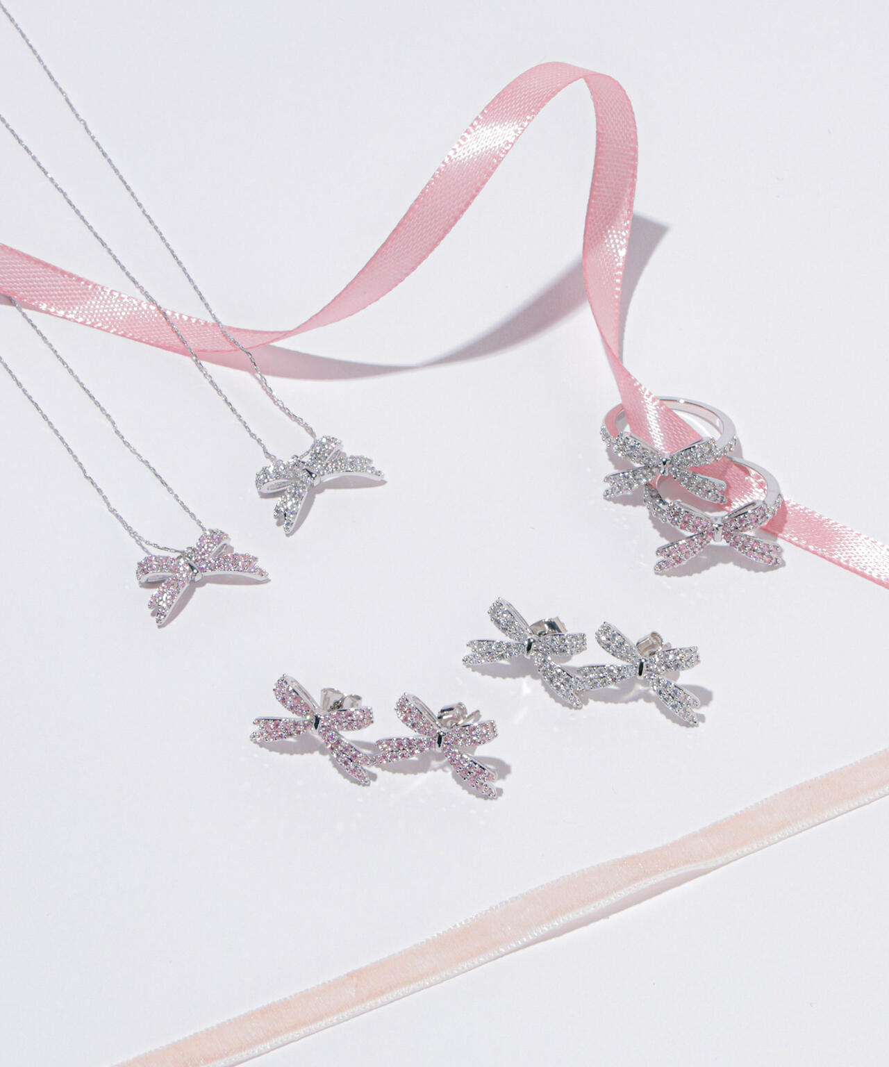 Cubic パヴェリボンピアス