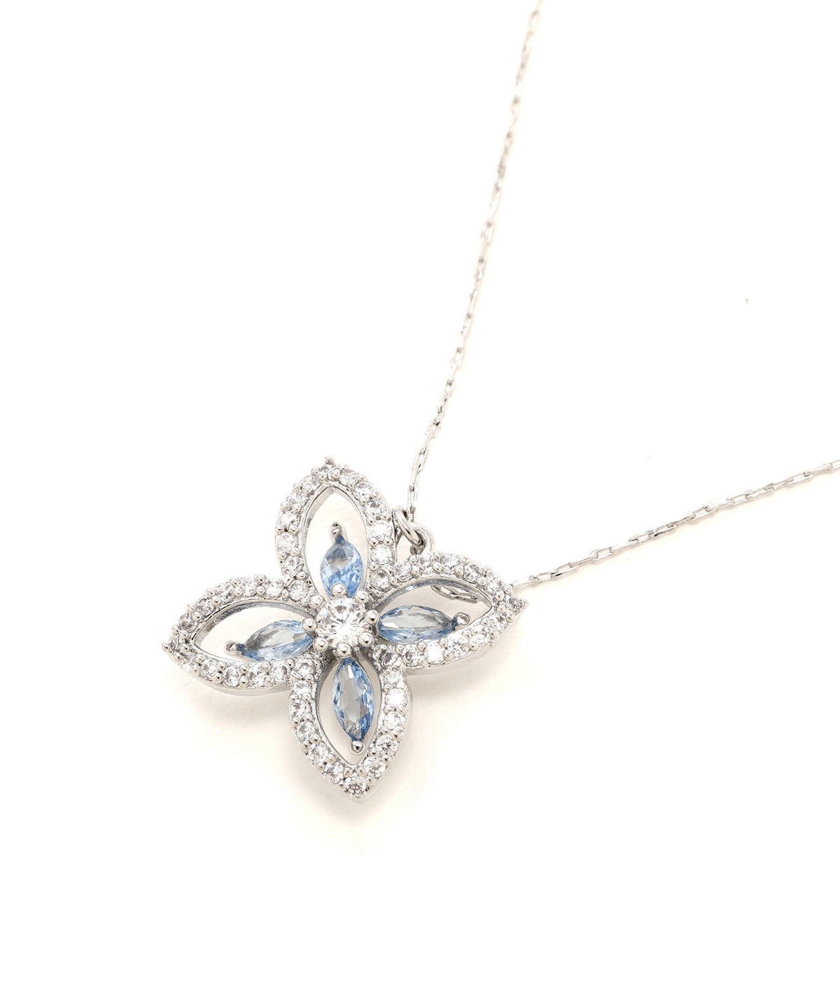 Cubic フラワーネックレス