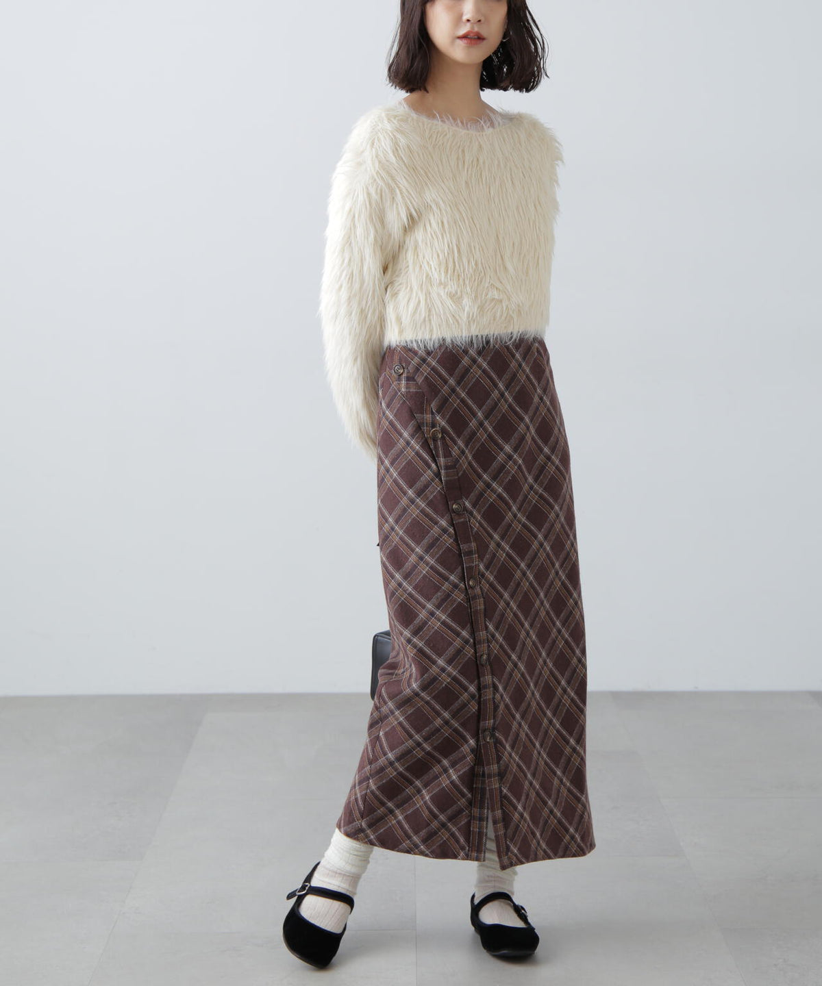 ショート丈ロングシャギーニット