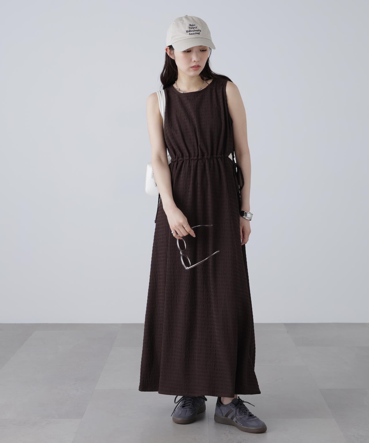 サイドカットノースリカットソーワンピース