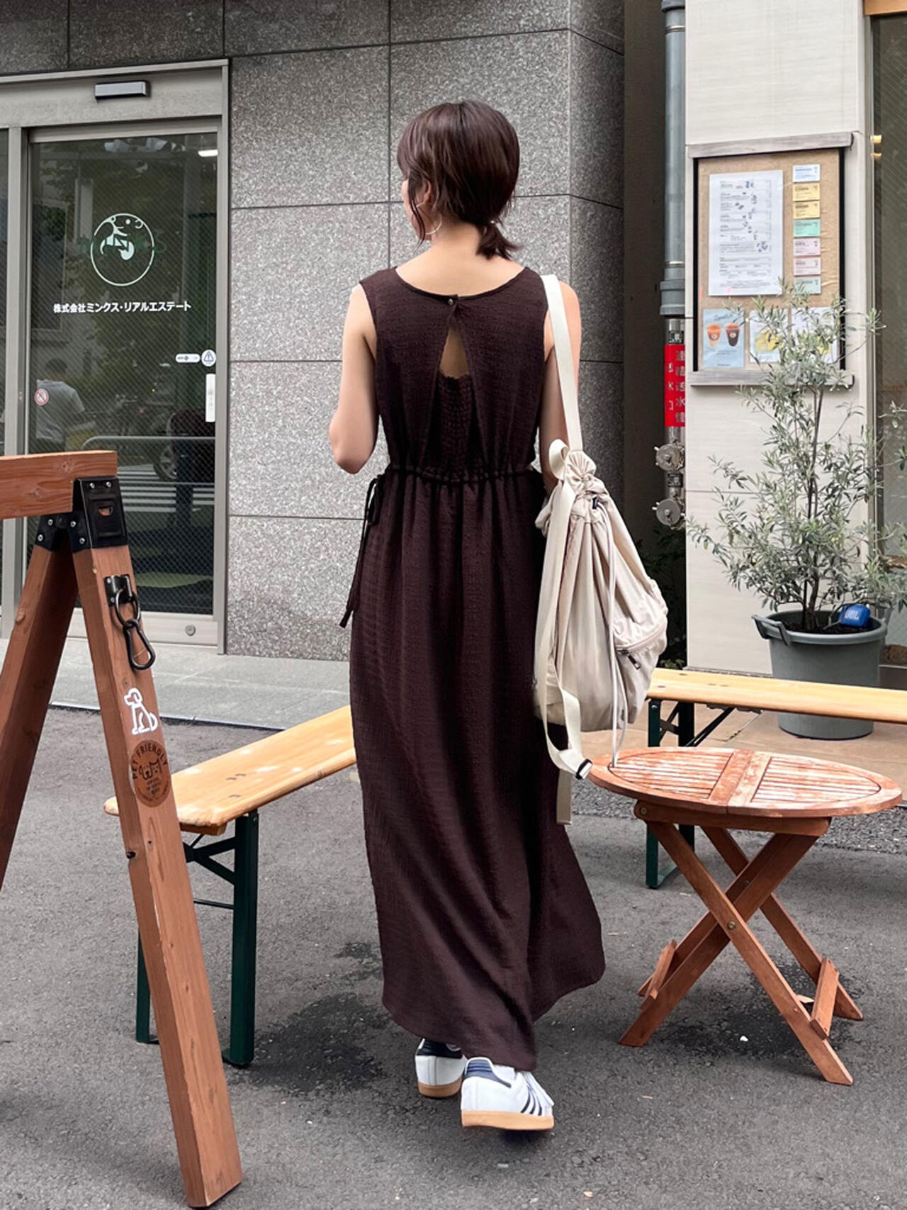 サイドカットノースリカットソーワンピース