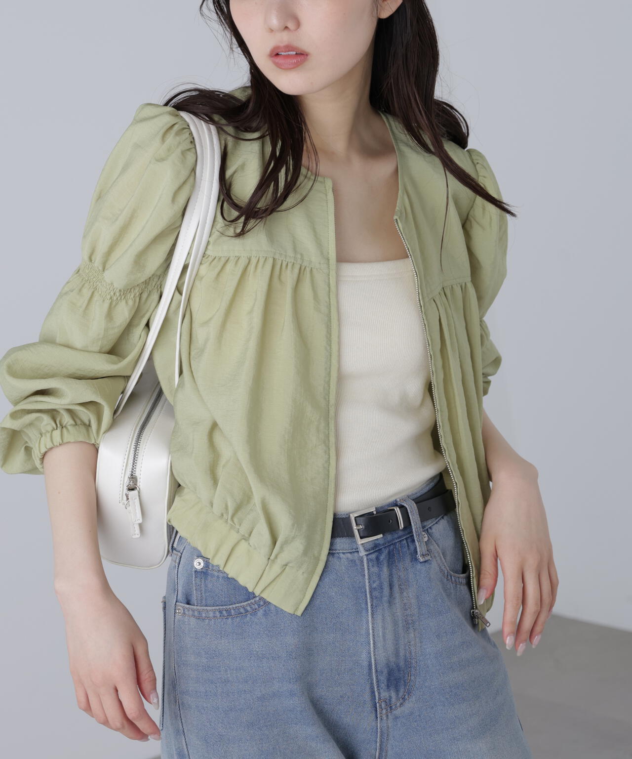 ノーカラーギャザーシャツブルゾン