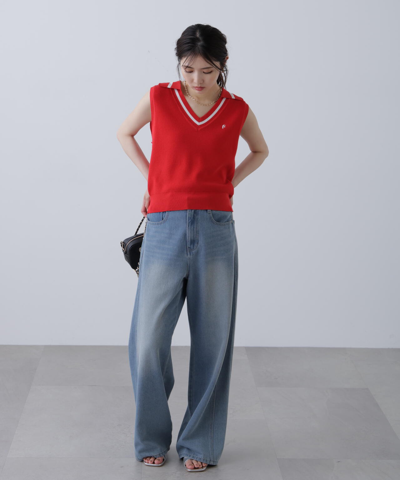 Vネックポロノースリーブニット