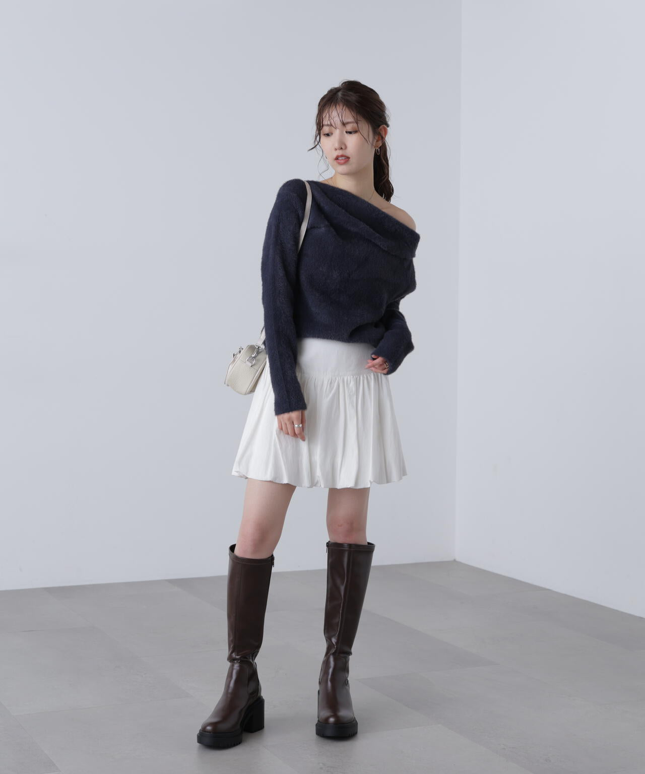 【MFM】シャギーオフショルドレープネックニット