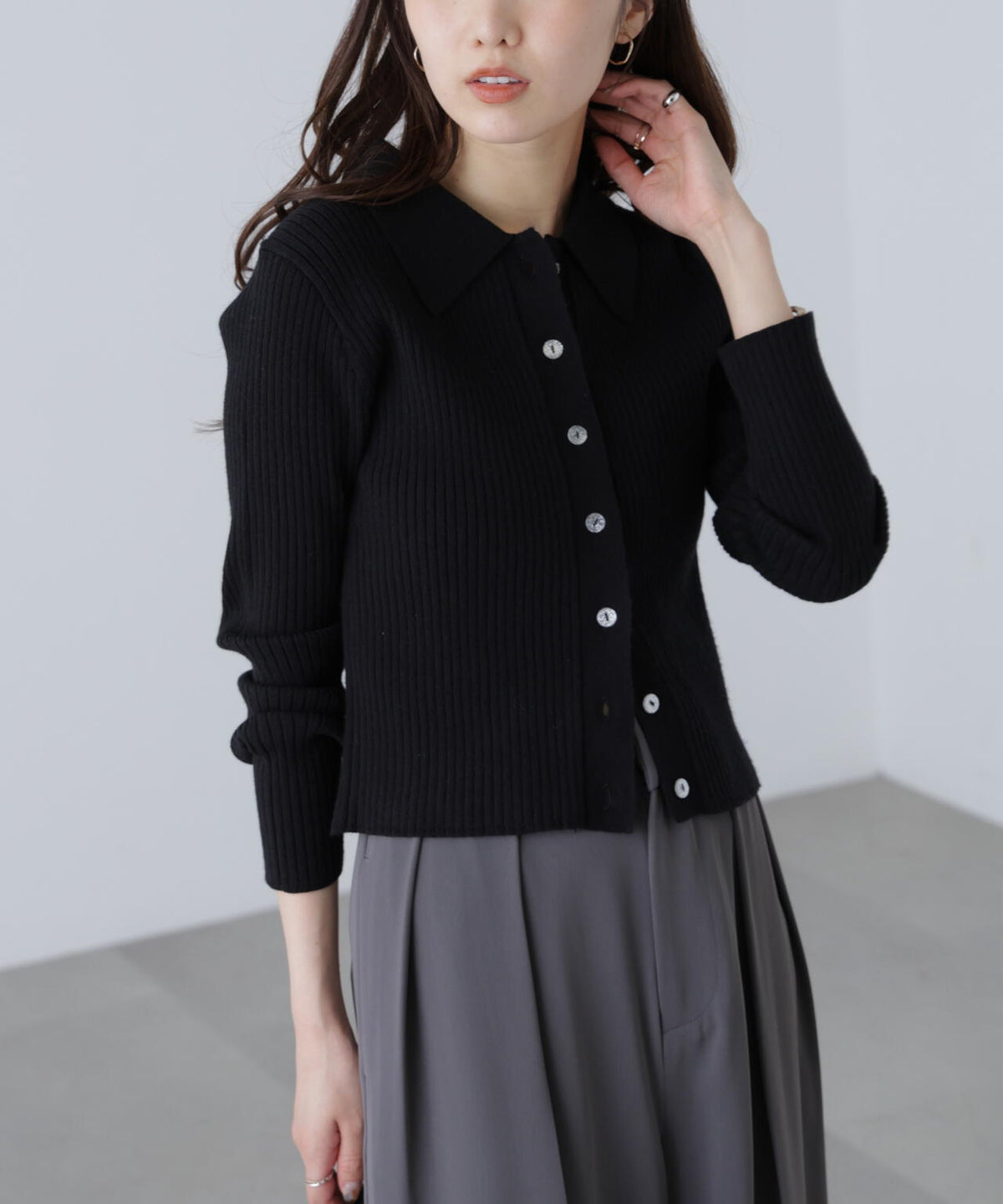 〈ＭＦＭ〉きらきらボタン襟ニット