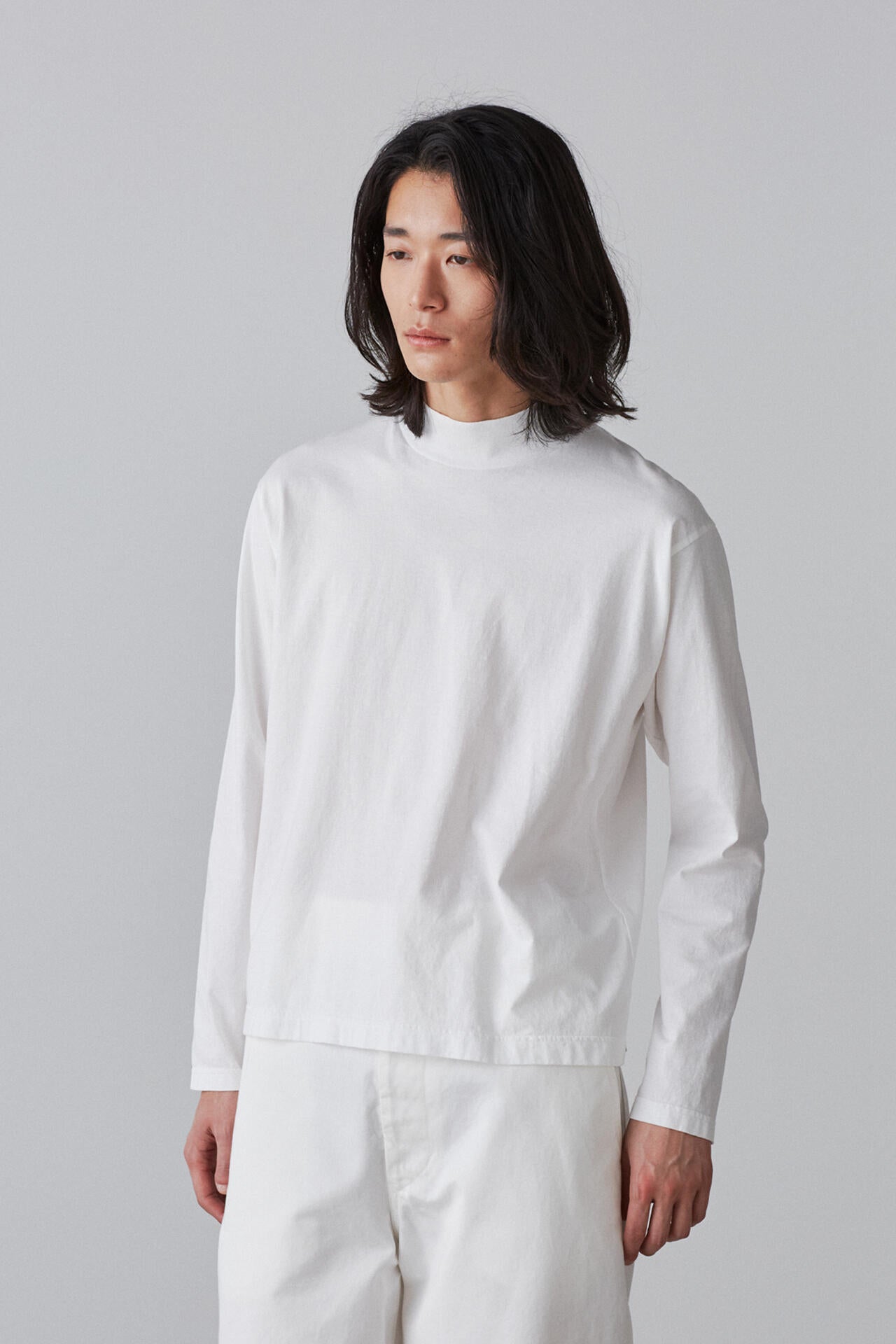 Y / ORGANIC COTTON JERSEY MOCK NECK LONG SLEEVE T‐SHIRT
