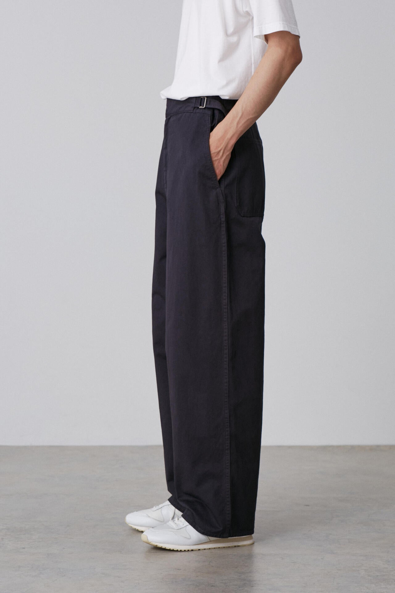 Ｙ / ORGANIC COTTON CHINO ADJUSTER TROUSERS