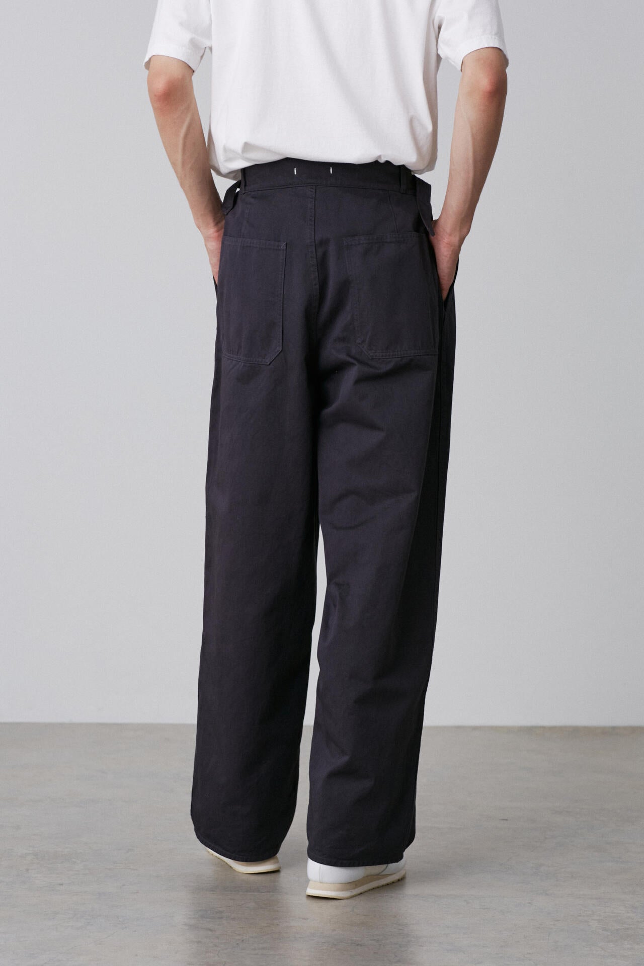 Ｙ / ORGANIC COTTON CHINO ADJUSTER TROUSERS