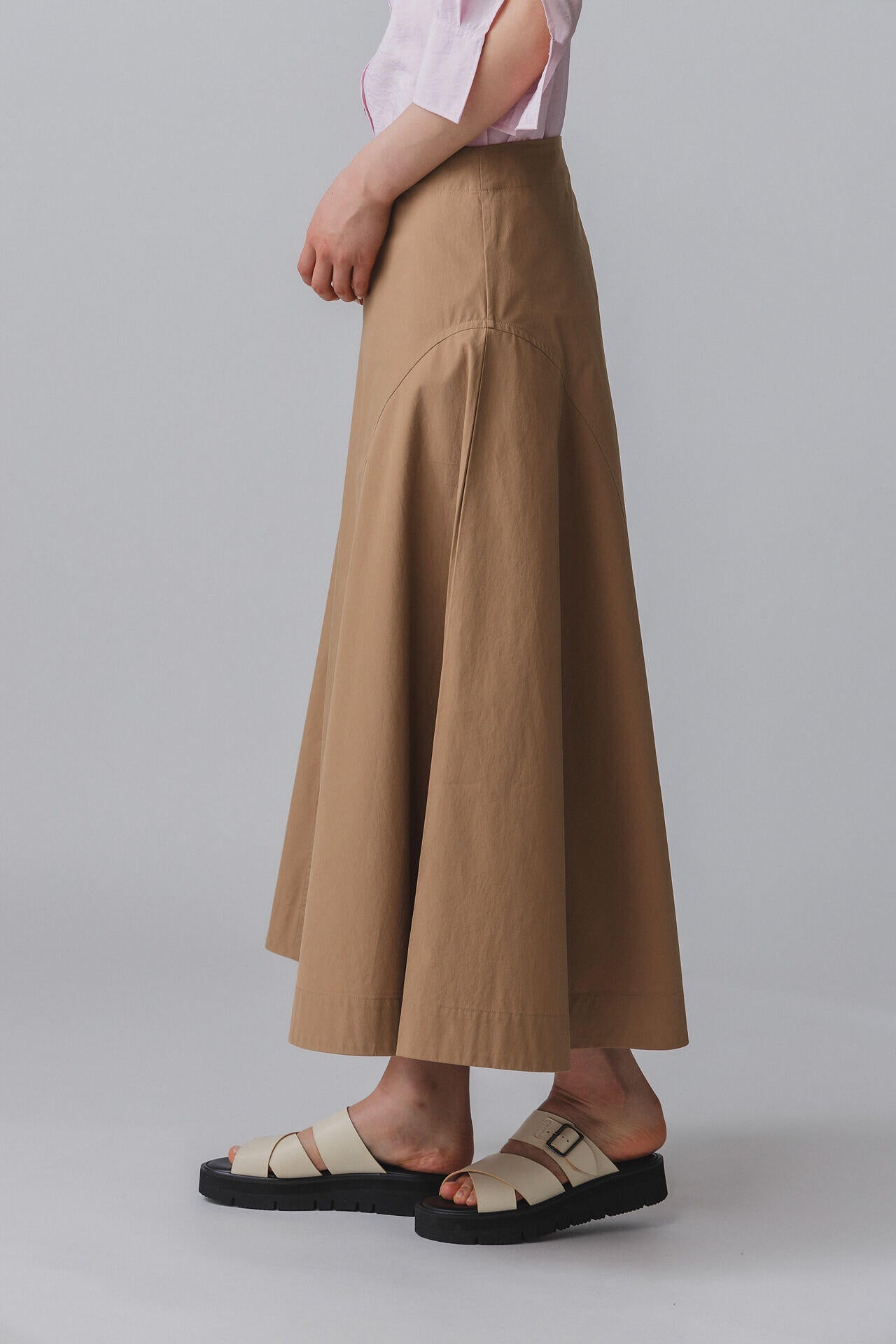 STUDIO NICHOLSON / POWDER COTTON SIDE PEPLUM SKIRT