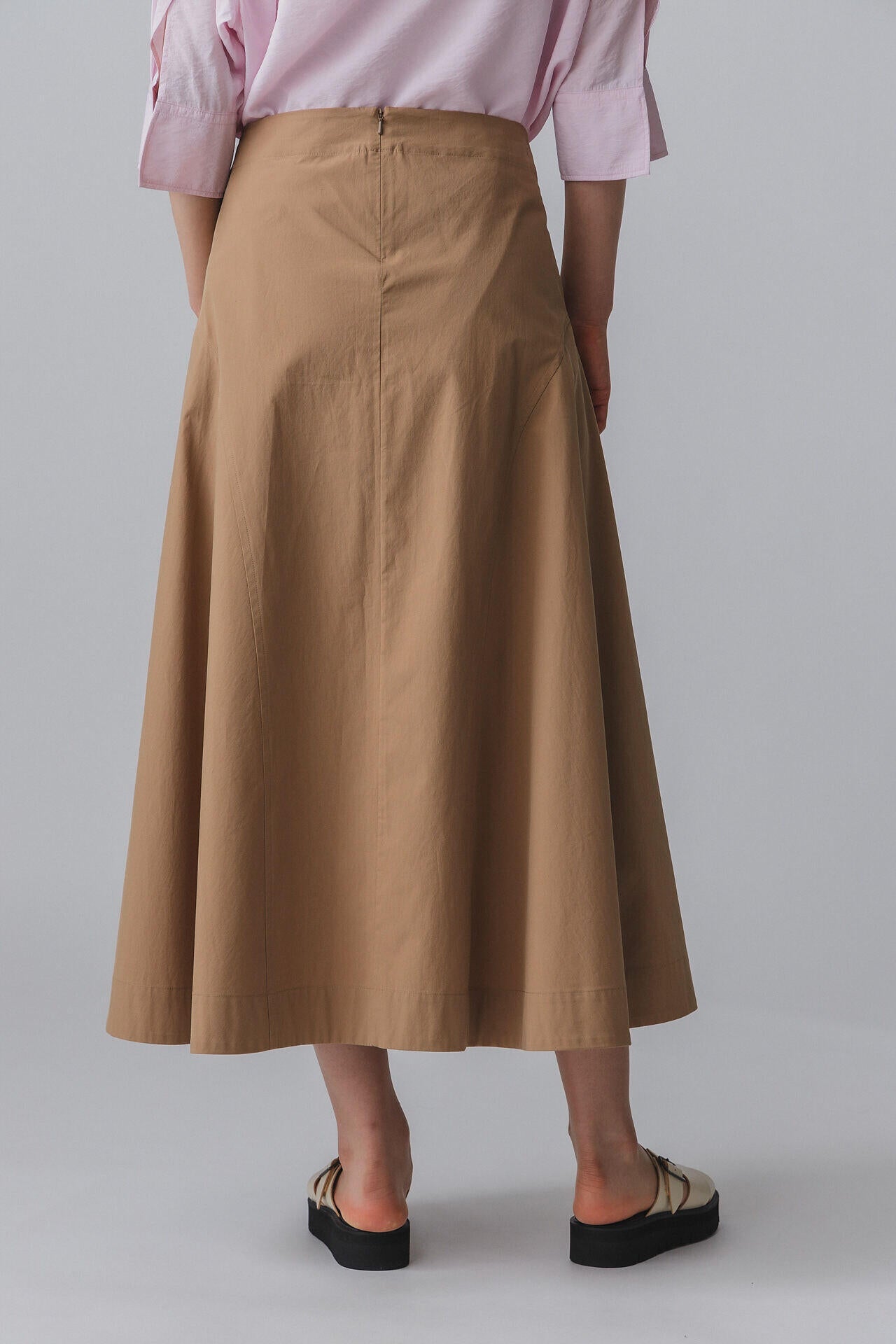 STUDIO NICHOLSON / POWDER COTTON SIDE PEPLUM SKIRT