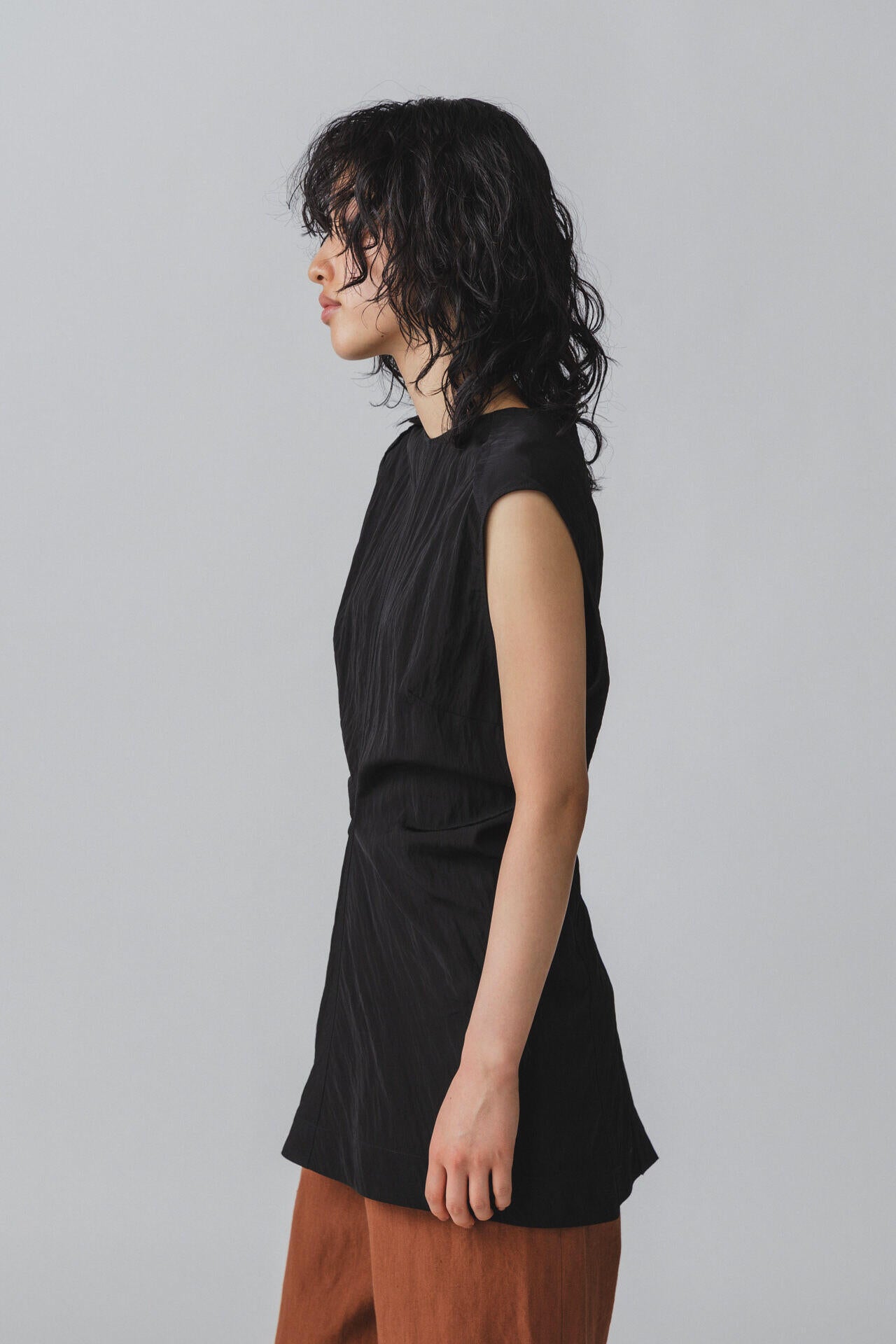 STUDIO NICHOLSON / TEXTRED FLUID VISCSE DRAPE TOP