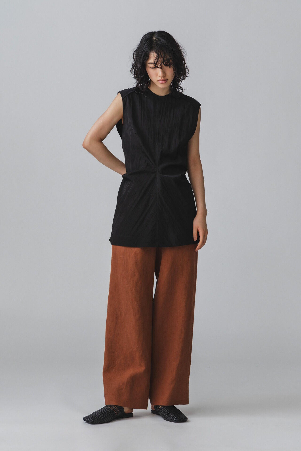 STUDIO NICHOLSON / TEXTRED FLUID VISCSE DRAPE TOP
