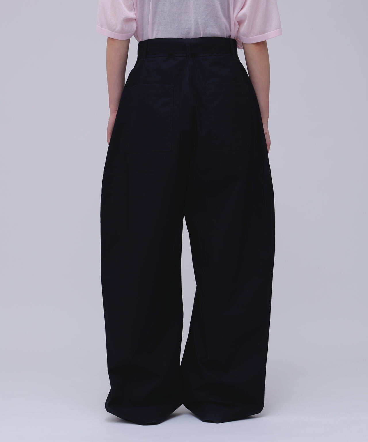 STUDIO NICHOLSON / LW NOISY COTTON BELTED ROUND LEG PANT