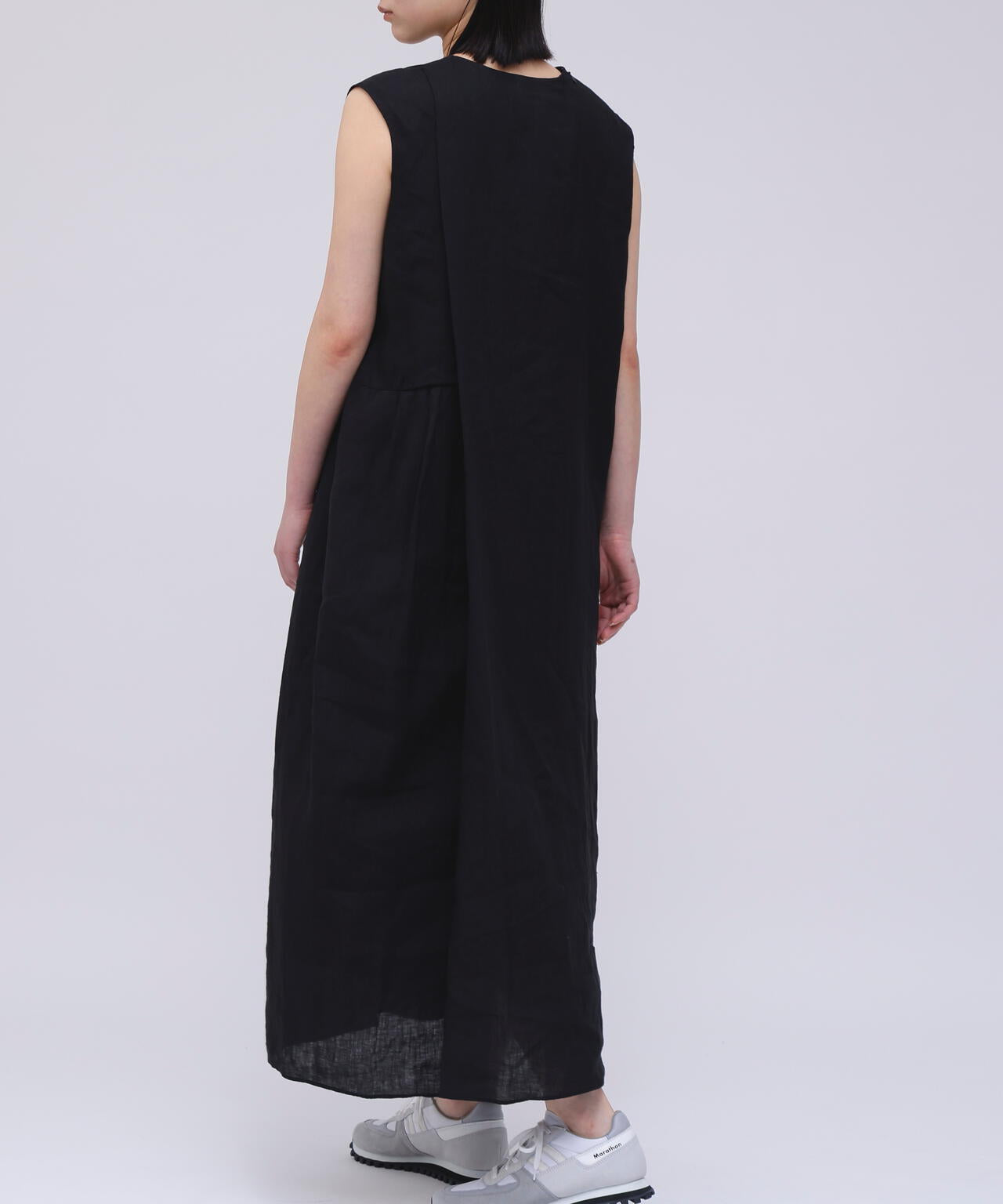 ATON / NATURAL DYED LINEN LAWN TUCKED DRESS