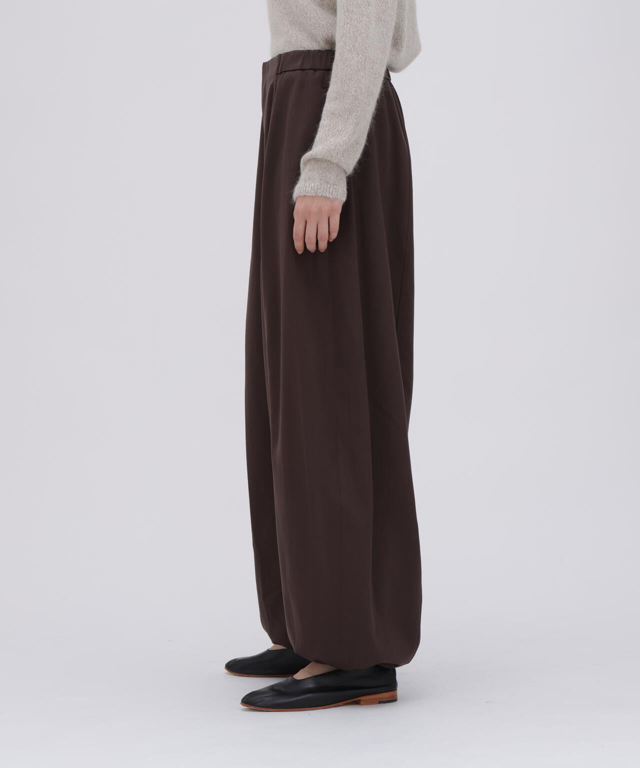 ATON / WOOL SATIN STRETCH EASY PANTS