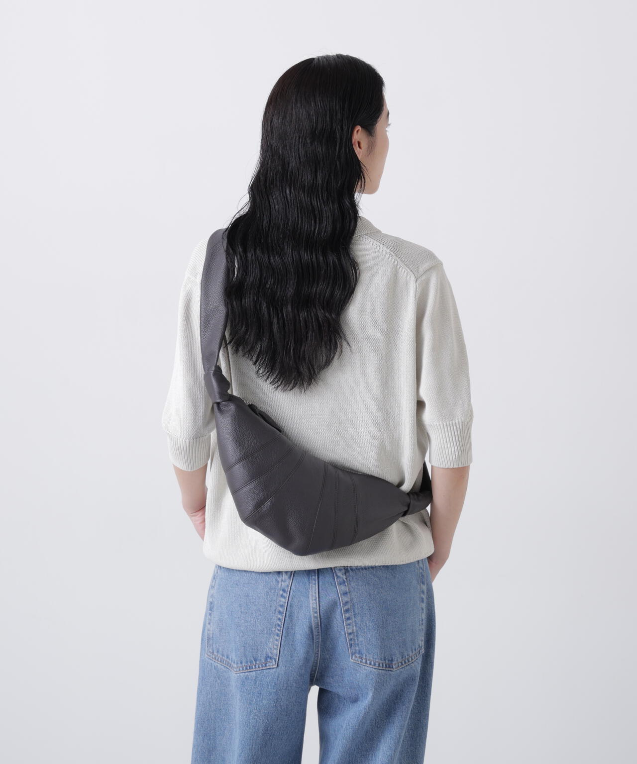 168cm B81cm W60cm H89cm 着用サイズ：F
