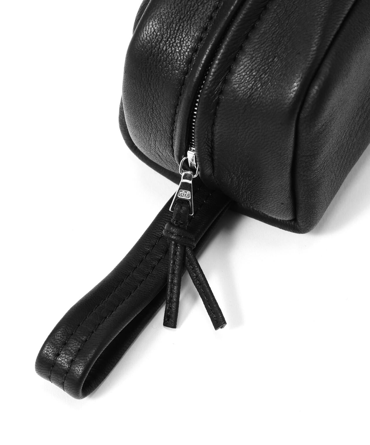 Aeta / SQUARE POUCH
