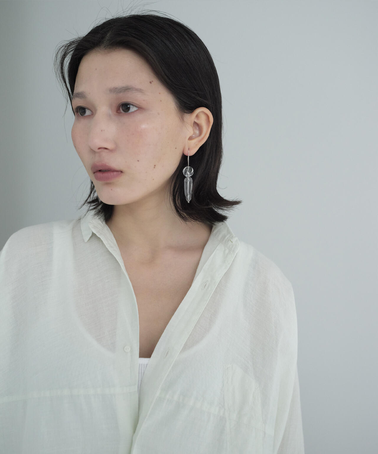 R.ALAGAN / HISHI DROP EARRINGS / CLEAR