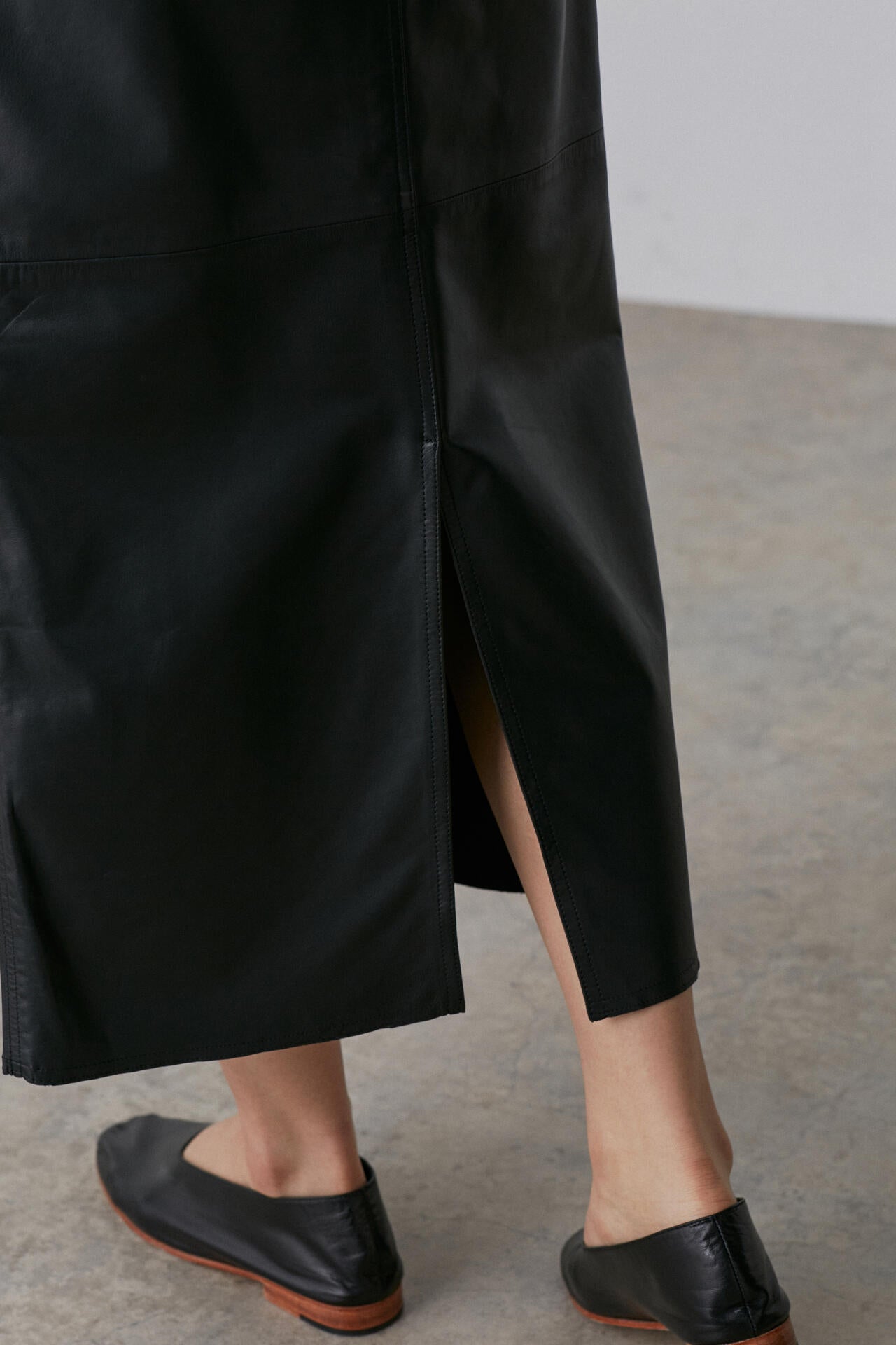 YLEVE / GLOVE SHEEP LEATHER SKIRT
