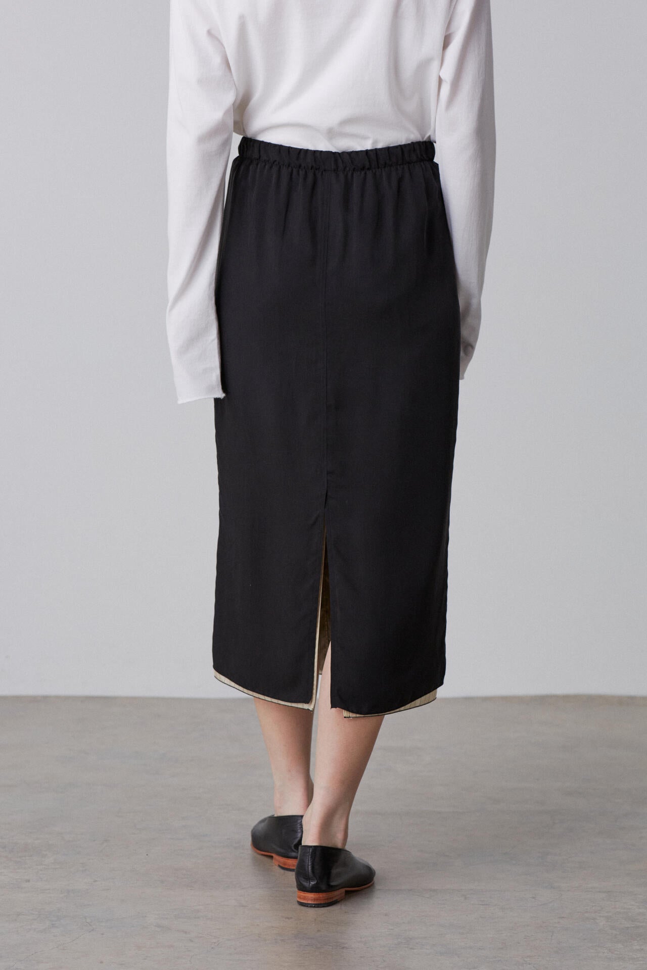 YLEVE / CUPRA TWILL SKIRT