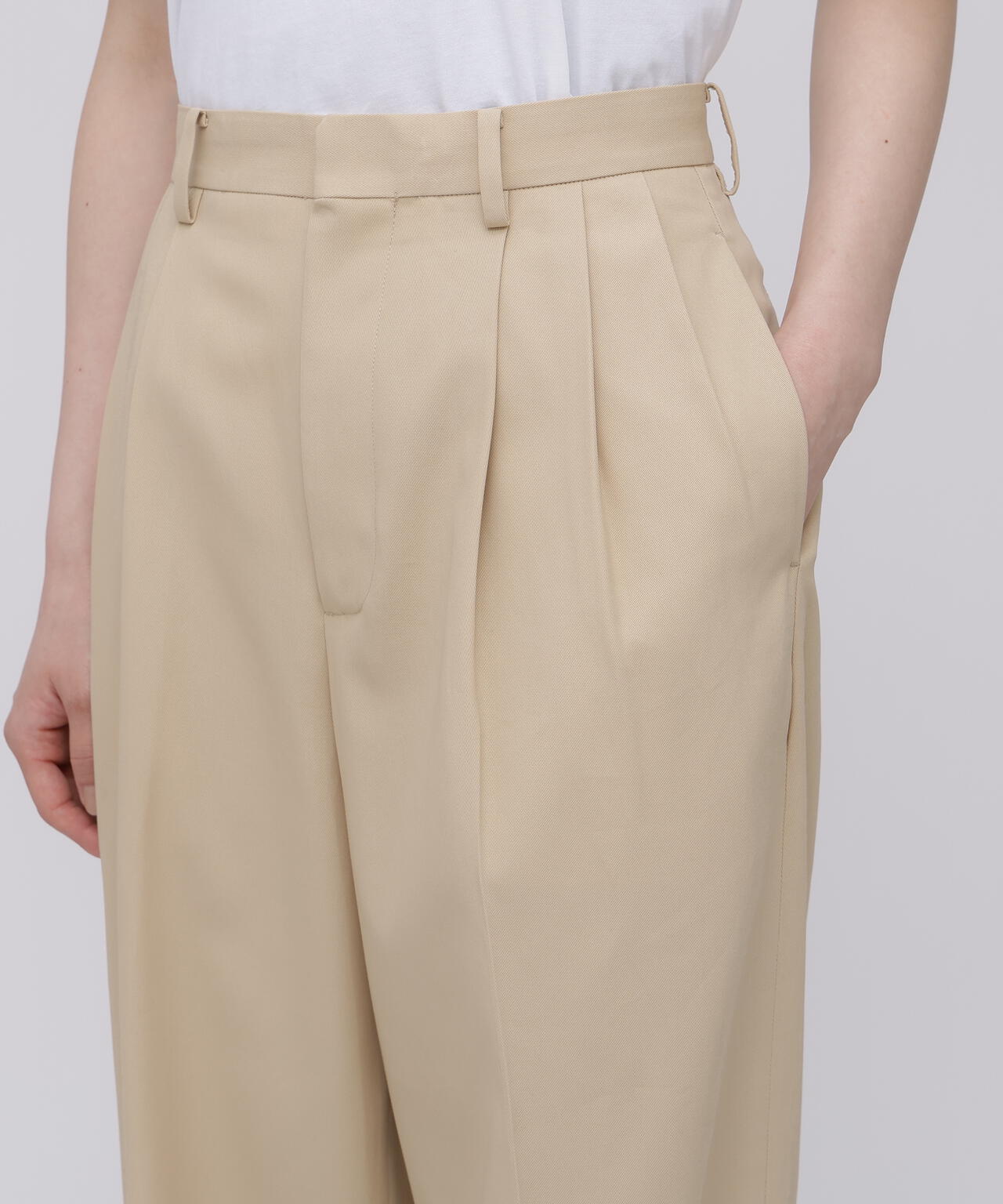 YLEVE / HIGH TWISTED COTTON GABA TROUSERS