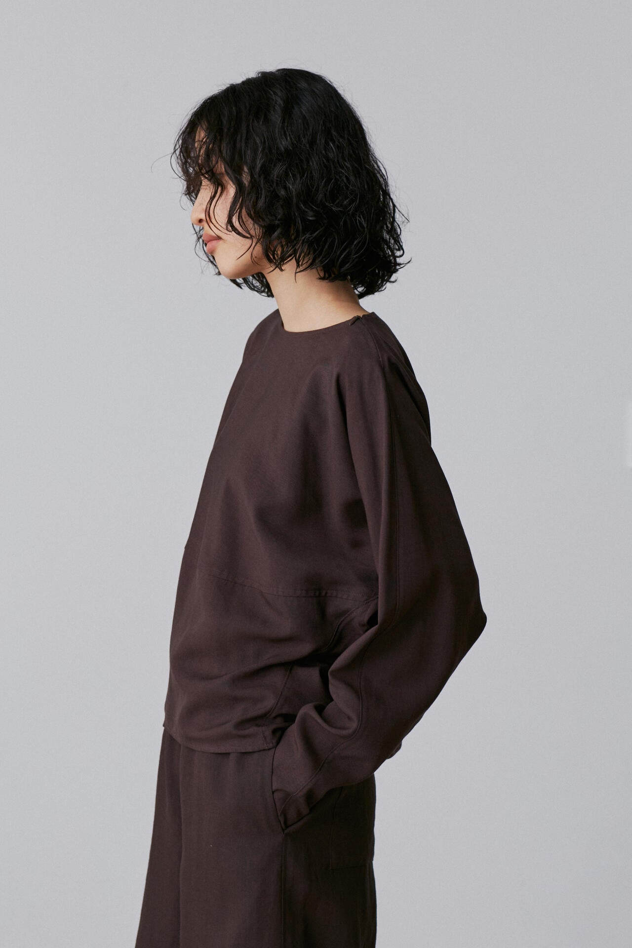 YLEVE / TENCEL PULL OVER BLOUSE