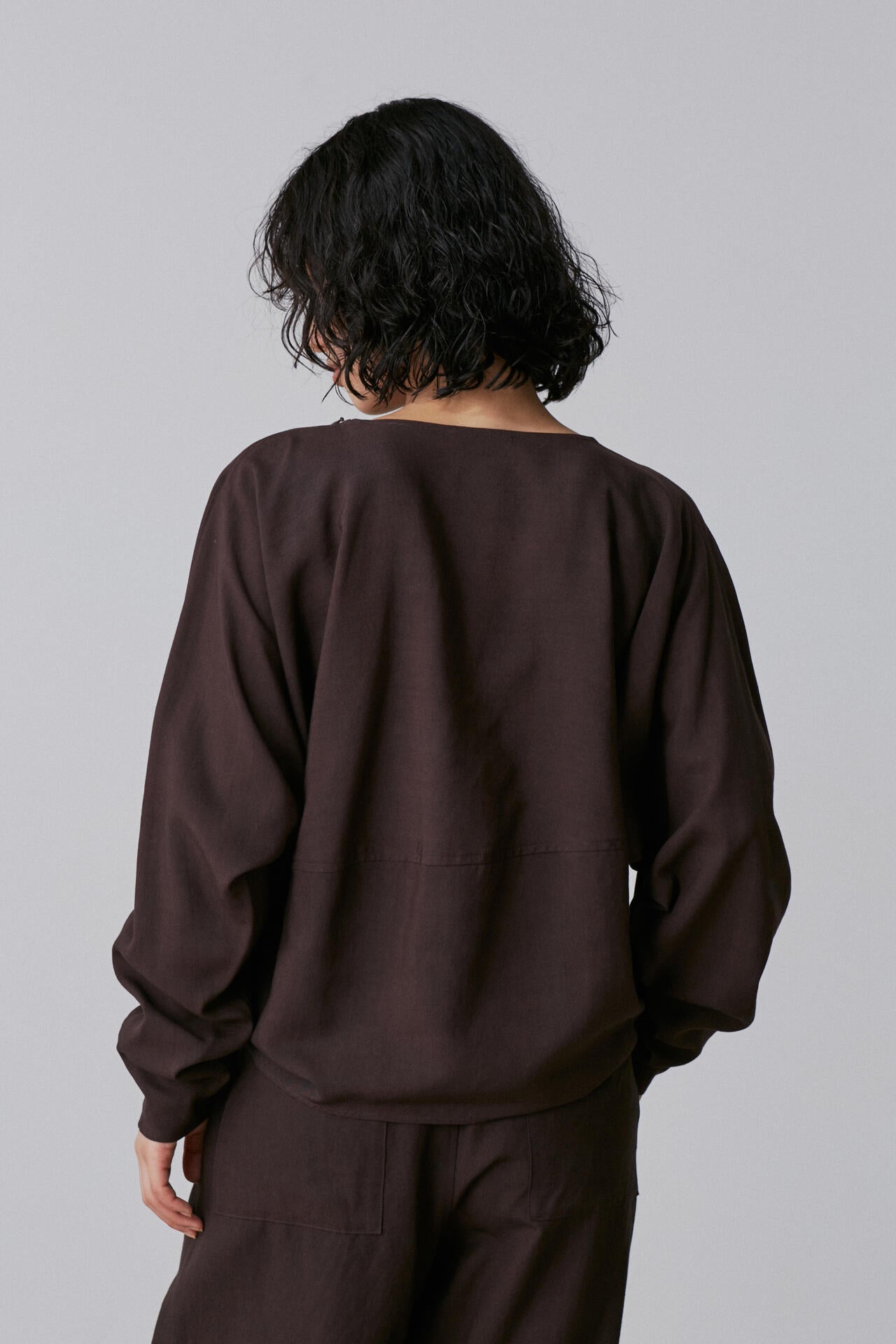 YLEVE / TENCEL PULL OVER BLOUSE