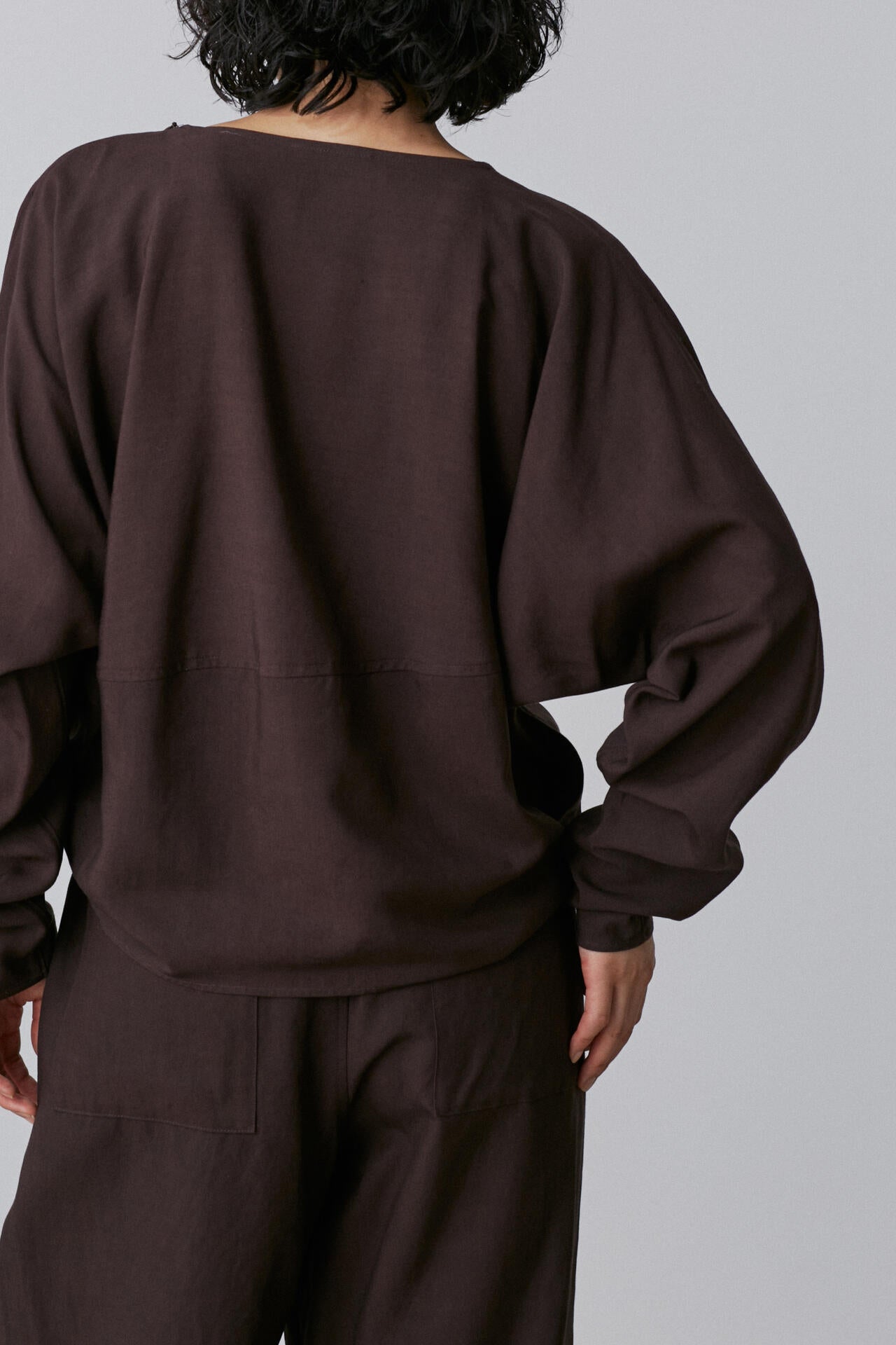 YLEVE / TENCEL PULL OVER BLOUSE