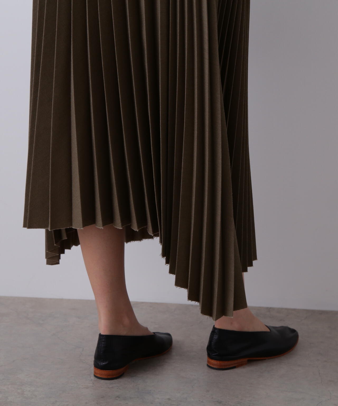 YLEVE / VINTAGE PIGMENTDYE WOOL PLEATED SKIRT